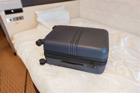 nere wonda suitcase review.